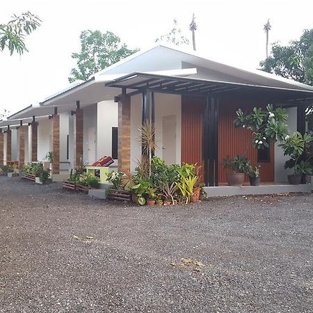 The House At Pranburi Hotell Exteriör bild
