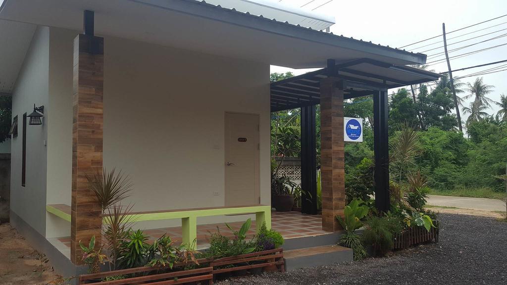 The House At Pranburi Hotell Exteriör bild
