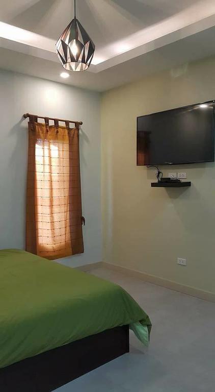 The House At Pranburi Hotell Exteriör bild