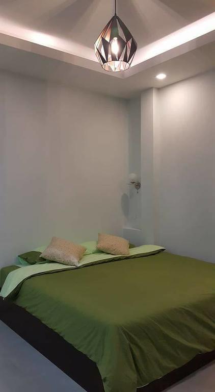 The House At Pranburi Hotell Exteriör bild
