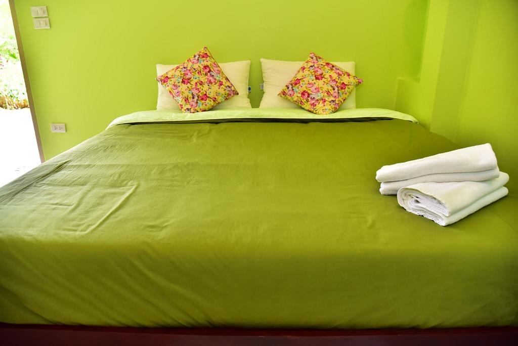 The House At Pranburi Hotell Exteriör bild
