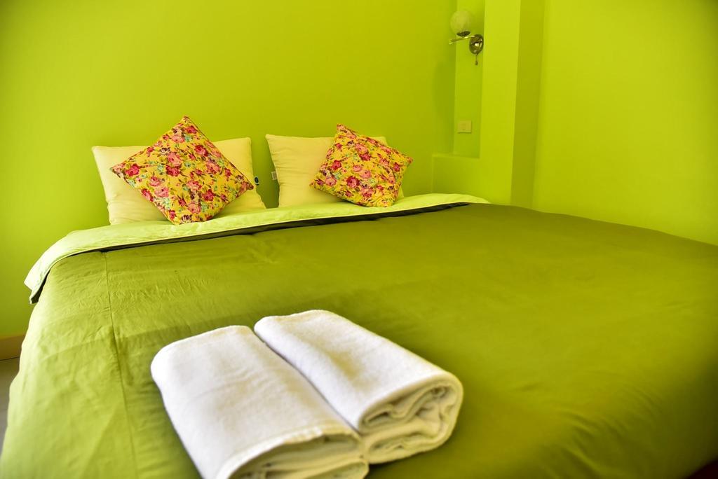 The House At Pranburi Hotell Exteriör bild