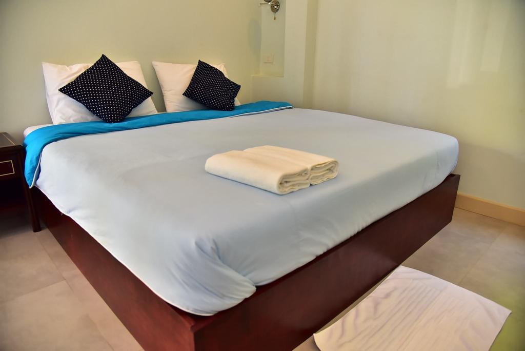 The House At Pranburi Hotell Exteriör bild