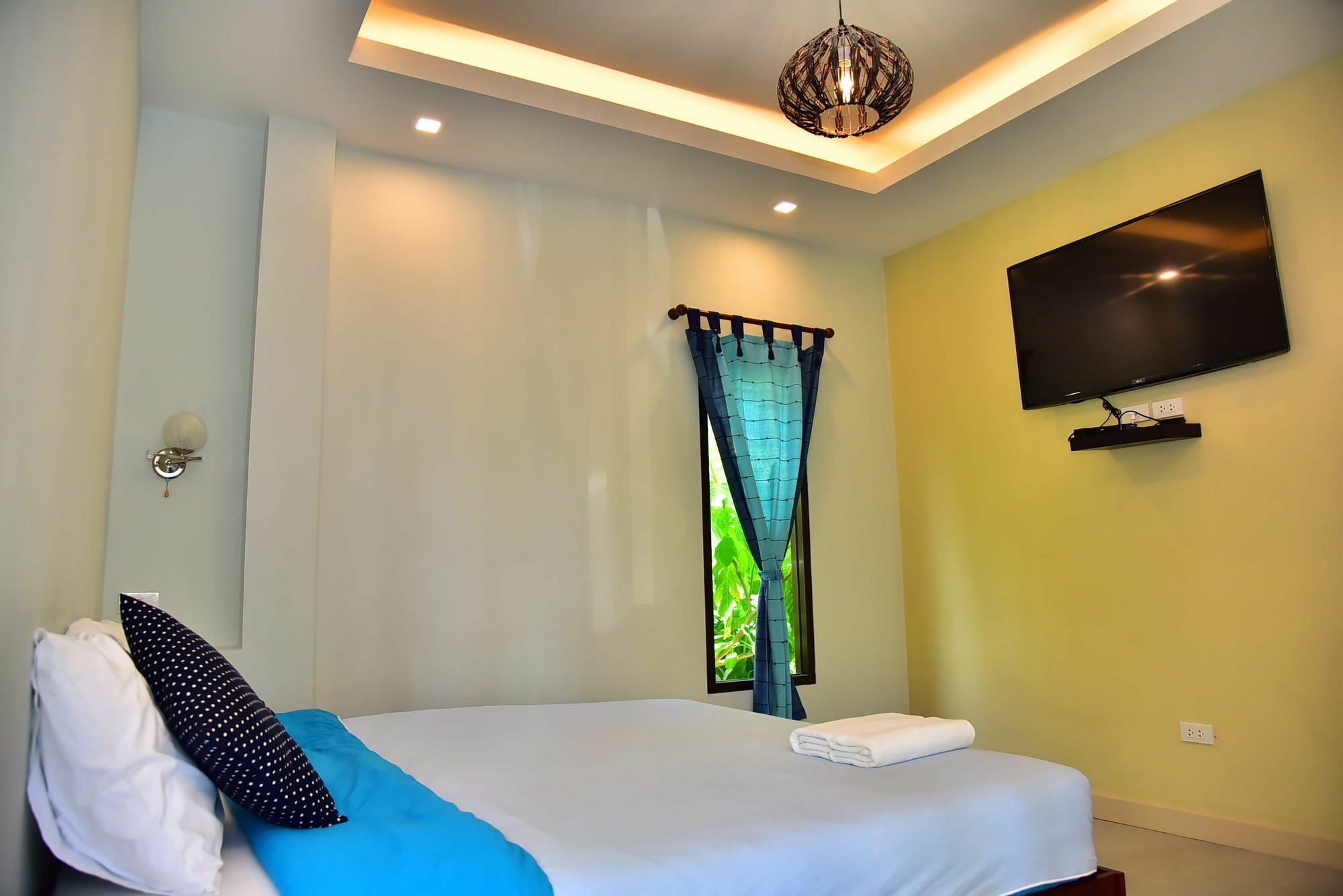 The House At Pranburi Hotell Exteriör bild