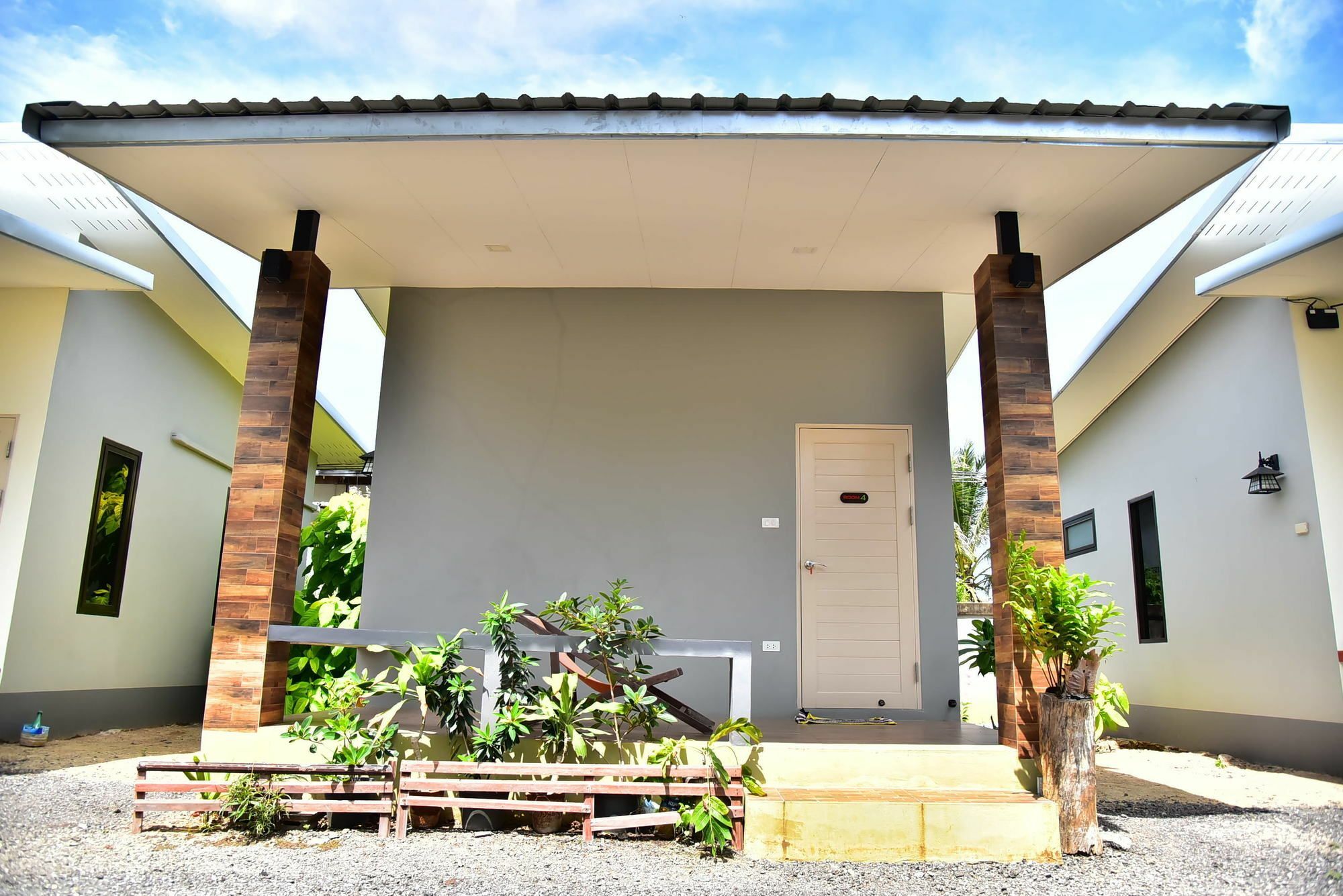 The House At Pranburi Hotell Exteriör bild